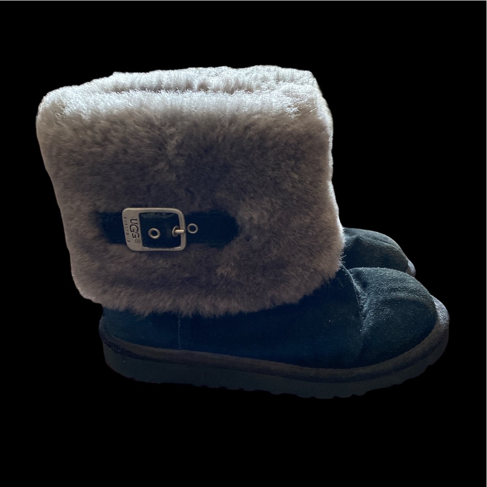 EUC Uggs Kids Size 2 Grey and Black
